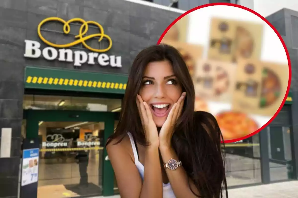 Una mujer sonriente con las manos en las mejillas está de pie frente a una tienda Bonpreu.