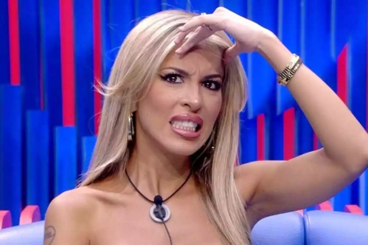 Oriana con cara de asco en el confesionario de GH VIP Oriana con cara de asco en el confesionario de GH VIP