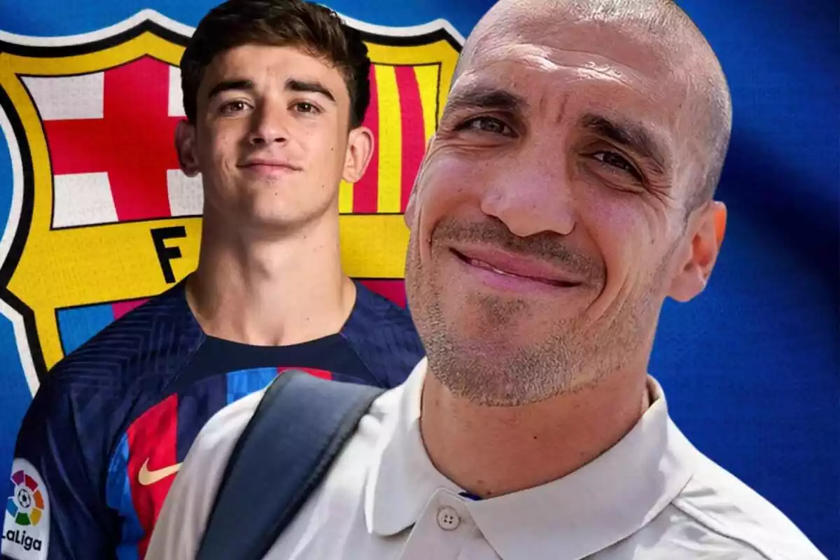 Oriol Romeu con una gran sonrisa con Gavi al fondo sobre un escudo del Barça
