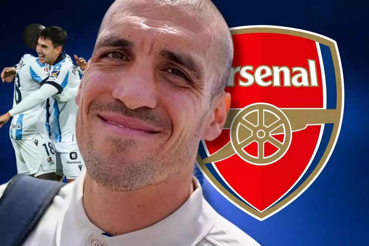 Oriol Romeu con una gran sonrisa al lado del escudo del Arsenal al lado de Martín Zubimendi dando un abrazo