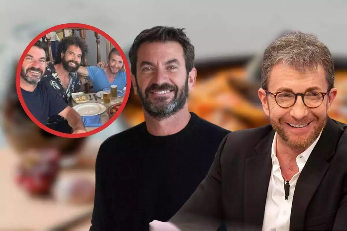 Pablo Motos y Arturo Valls sobre un fondo difundido y en un círculo ellos en una mesa comiendo con Juan Ibañéz