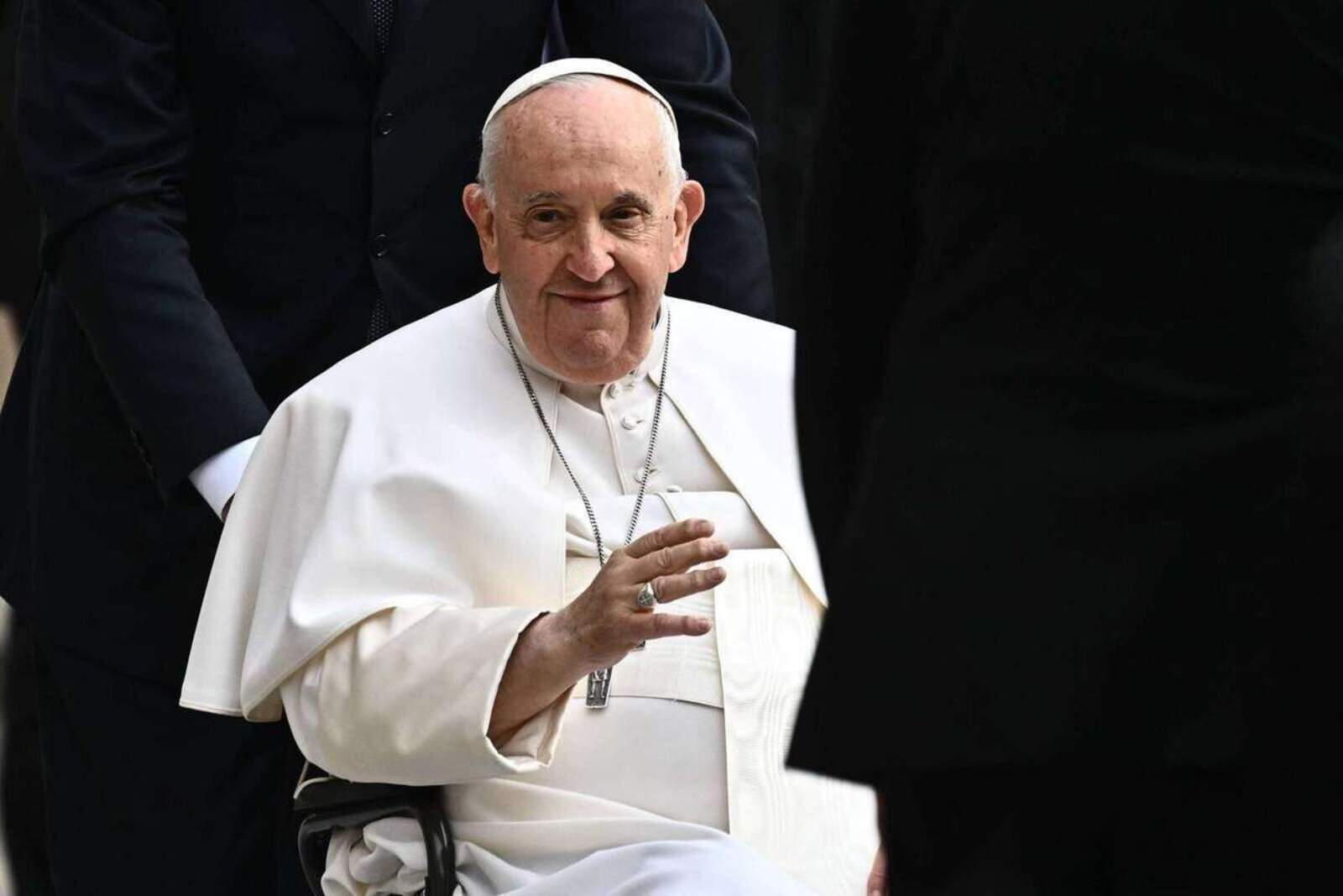 El Papa Francisco rompe su silencio y lanza un emotivo mensaje: 'Apenado...'