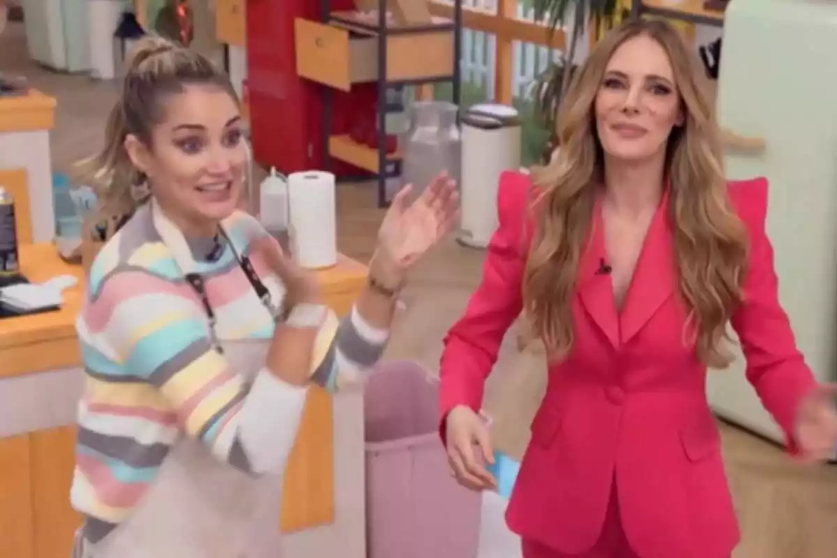 Captura de Paula Vázquez y Alba Carrillo bailando en Bake Off de La 1