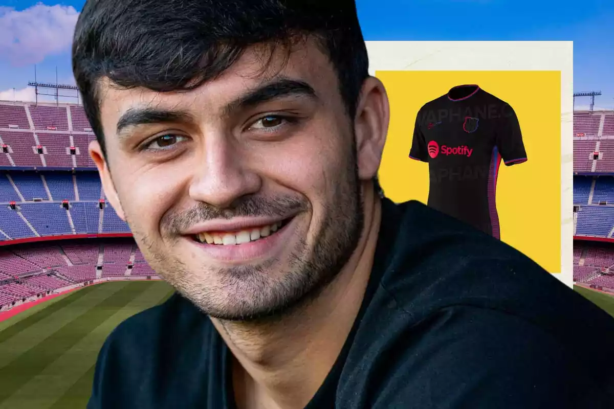 Pedri mirando a cámara con una gran sonrisa con la camiseta del FC Barcelona para la temporada 2024/25