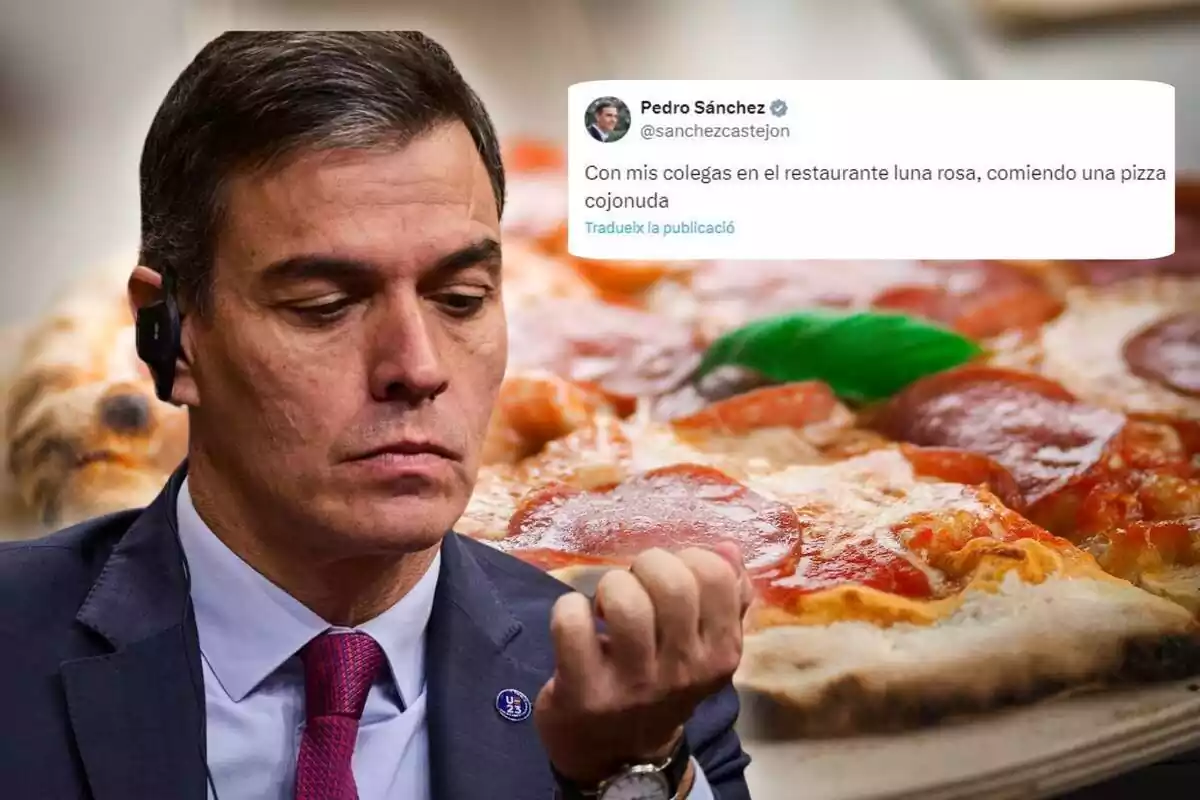 Pedro Sánchez sobre un fondo de pizza con el tweet viral de ''Con mis colegas en el restaurante luna rosa, comiendo una pizza cojonuda''
