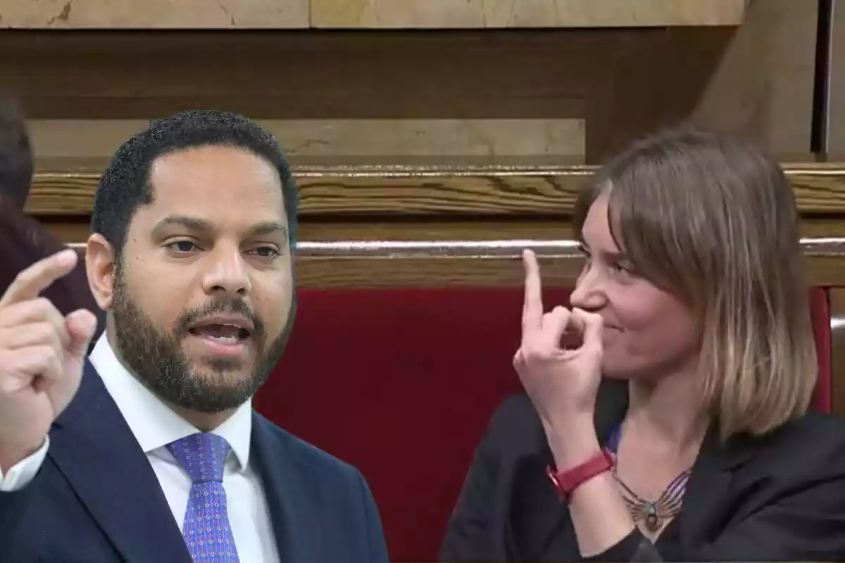 Montaje fotográfico de Jessica Albiach haciendo una peineta en el Parlamento de Cataluña, con Ignacio Garriga de VOX en primer plano