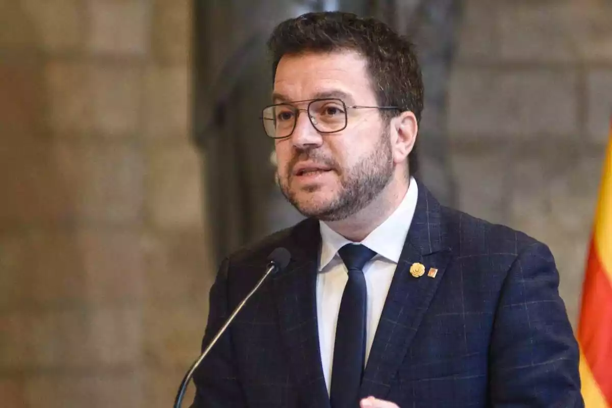 El presidente de la Generalitat, Pere Aragonès, comparece para presentar los Presupuestos Catalanes 2024 en el Palau de la Generalitat, a 28 de febrero de 2024, en Barcelona