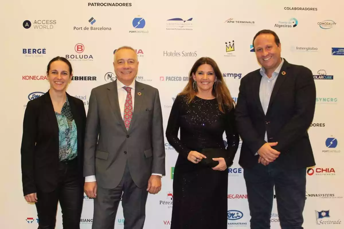 Imagen del photocall de los premios nacionales de logística 2023