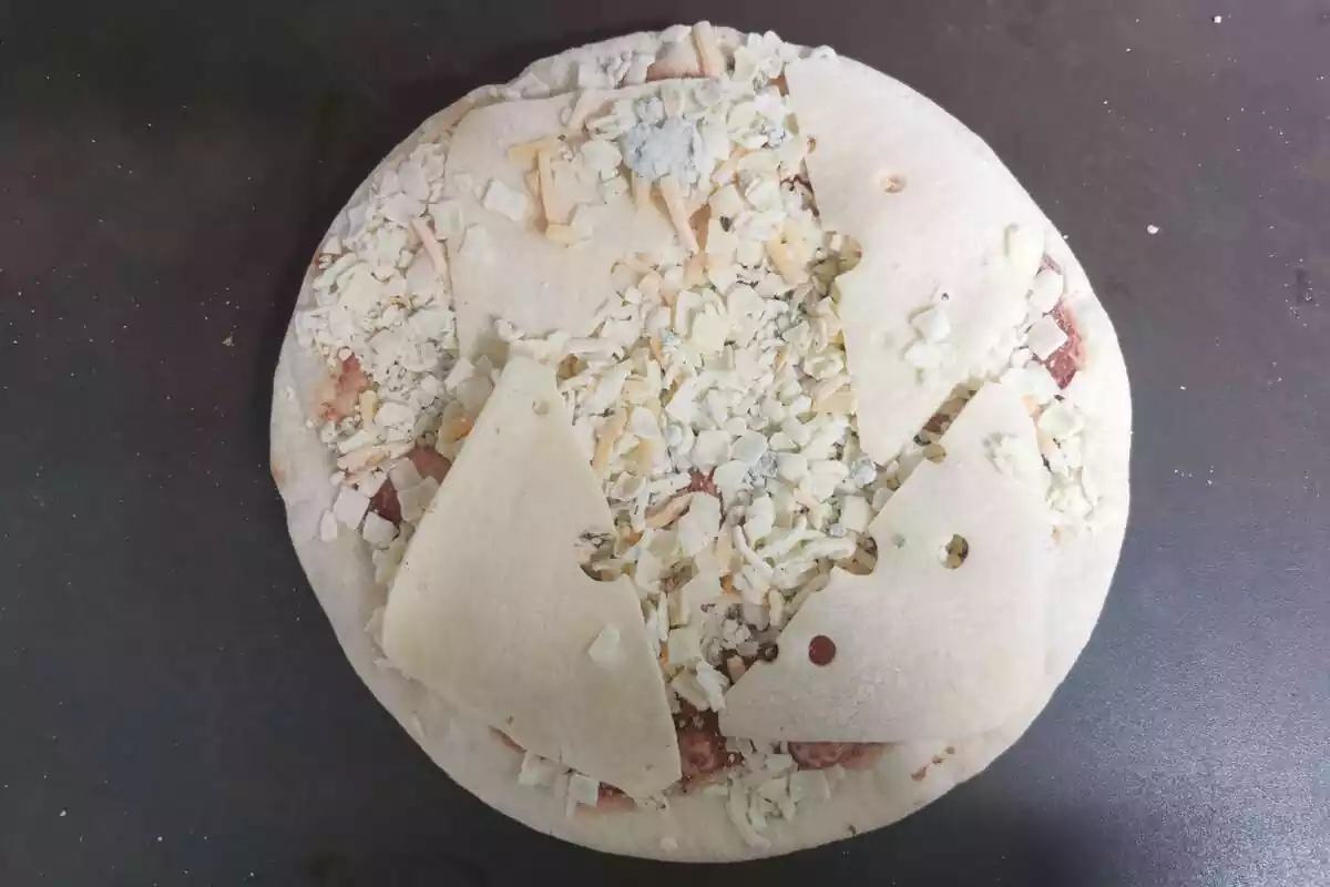 Pizza 7 quesos de la marca Auchan de Alcampo Pizza 7 quesos de la marca Auchan de Alcampo