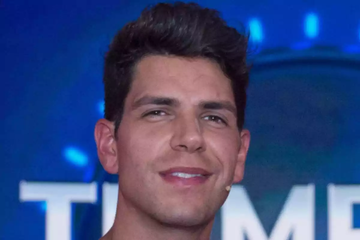 Primer plano de Diego Matamoros sonriendo con un micrófono en la cara en 'El Tiempo de Descuento' Primer plano de Diego Matamoros sonriendo con un micrófono en la cara en 'El Tiempo de Descuento'