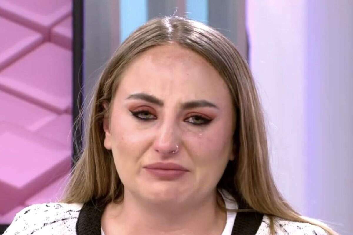 Rocío Flores promete que Rocío Carrasco le ha 'destrozado la vida' y lo cuenta todo