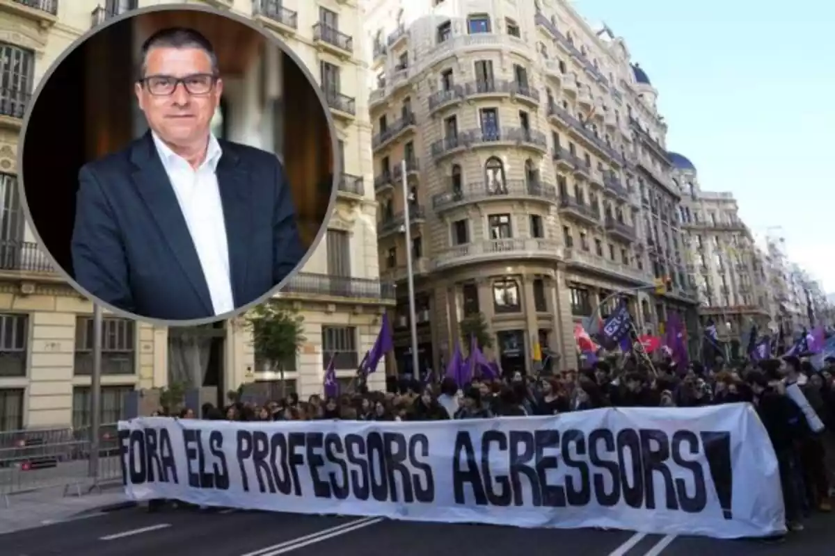 Protesta de un centenar de personas en las calles de Barcelona con banderas de color lila