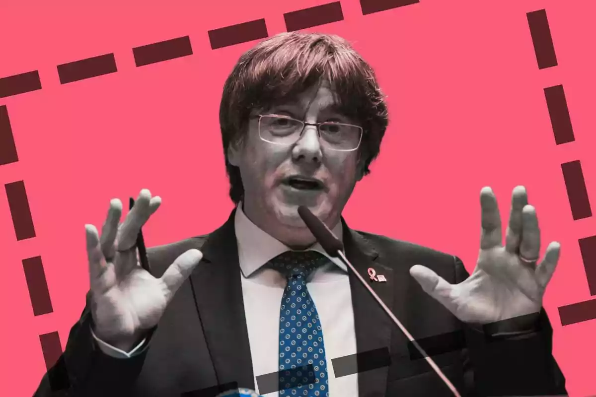 Carles Puigdemont hablando en un micrófono con fondo rosa y marco de líneas discontinuas negras.