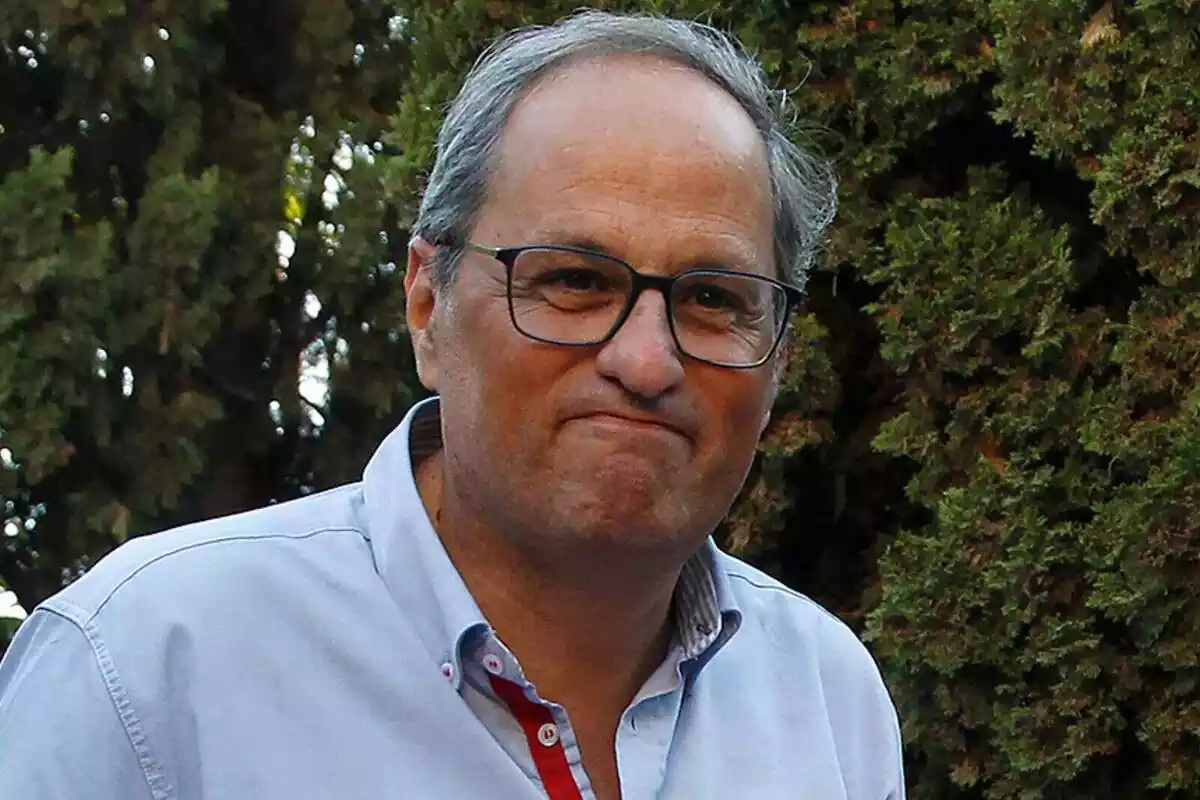 Primer plano de Quim Torra con cara de circunstancias