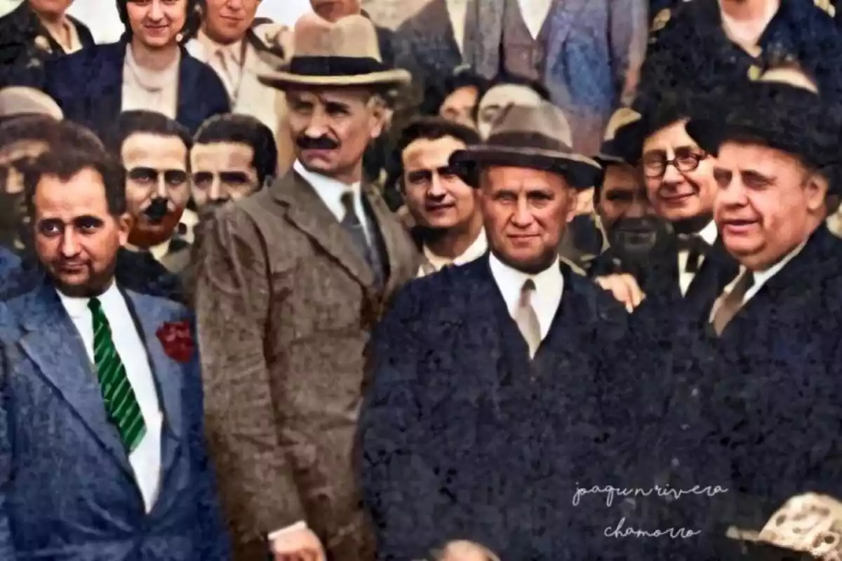 Franco, Queipo De Llano, Largo Caballero, Nicolau D'olwer e Indalecio Prieto en mayo de 1931 Franco, Queipo De Llano, Largo Caballero, Nicolau D'olwer e Indalecio Prieto en mayo de 1931