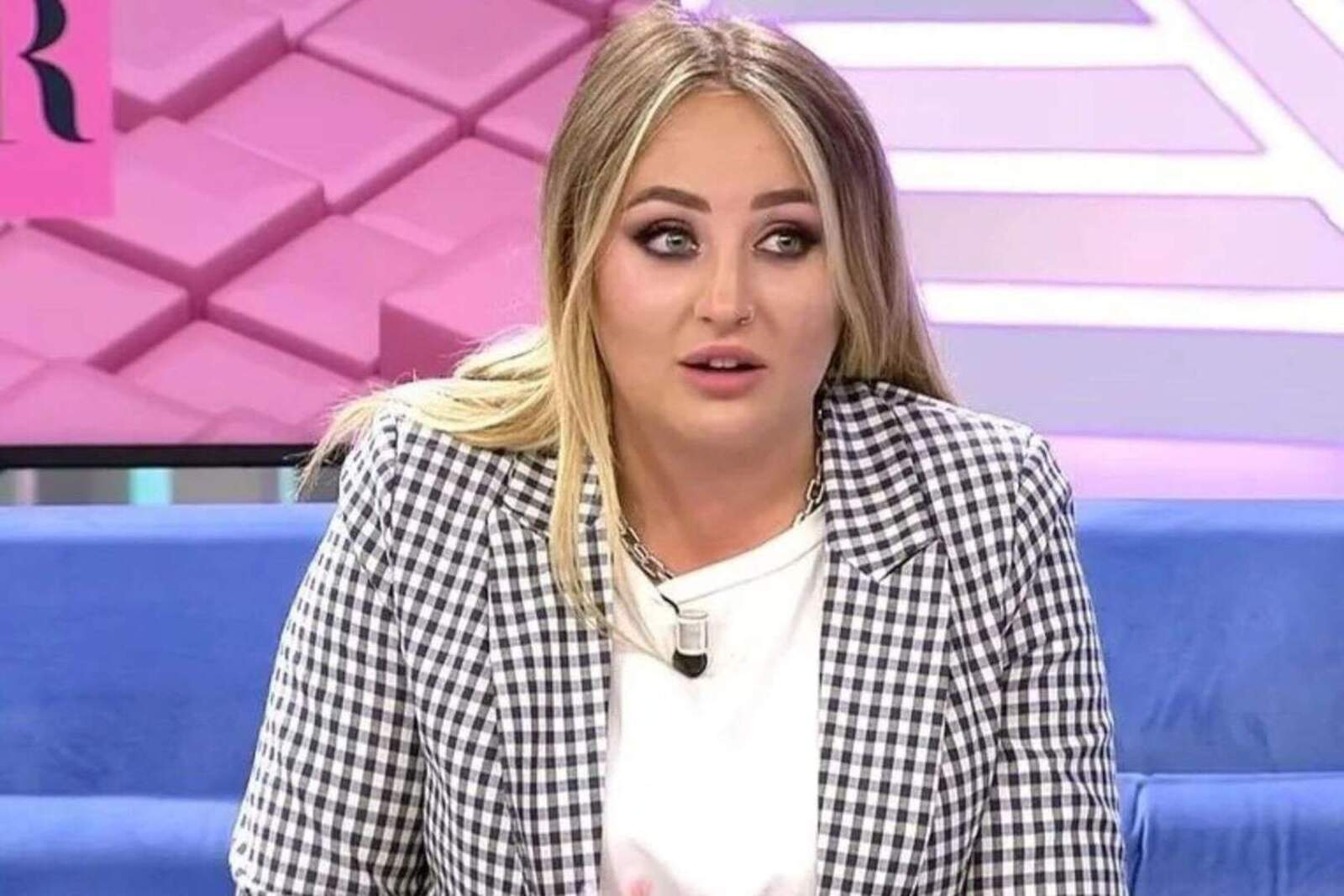Rocío Flores promete que Rocío Carrasco le ha 'destrozado la vida' y lo cuenta todo