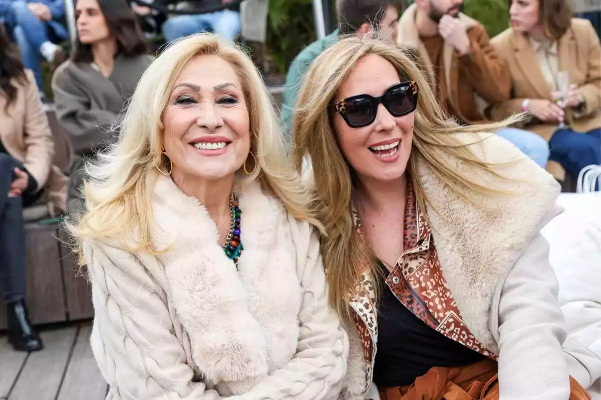 Rosa Benito junto a su hija Chayo Mohedano en el cumpleaños de Gloria Camila Rosa Benito junto a su hija Chayo Mohedano en el cumpleaños de Gloria Camila