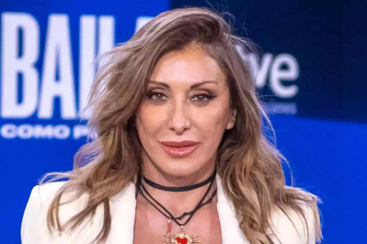 Primer plano de Sabrina Salerno en la presentación de Baila como Puedas