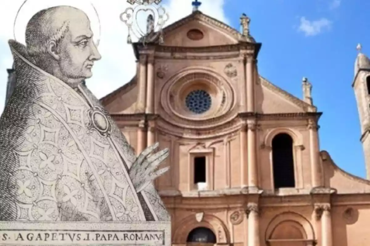 Primer plano de San Agapito I papa en blanco y negro
