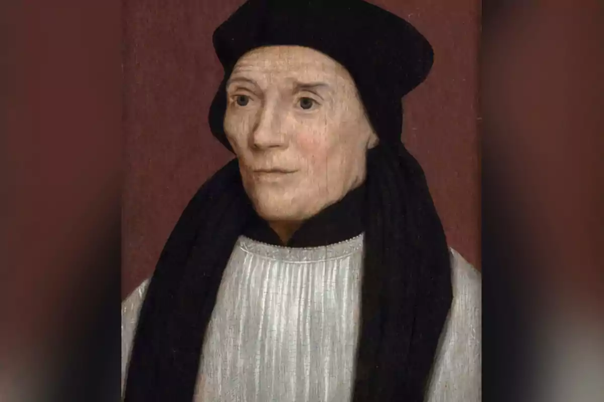 Retrato de un hombre mayor con vestimenta clerical blanca y negra y gorro oscuro sobre un fondo marrón Retrato de un hombre mayor con vestimenta clerical blanca y negra y gorro oscuro sobre un fondo marrón