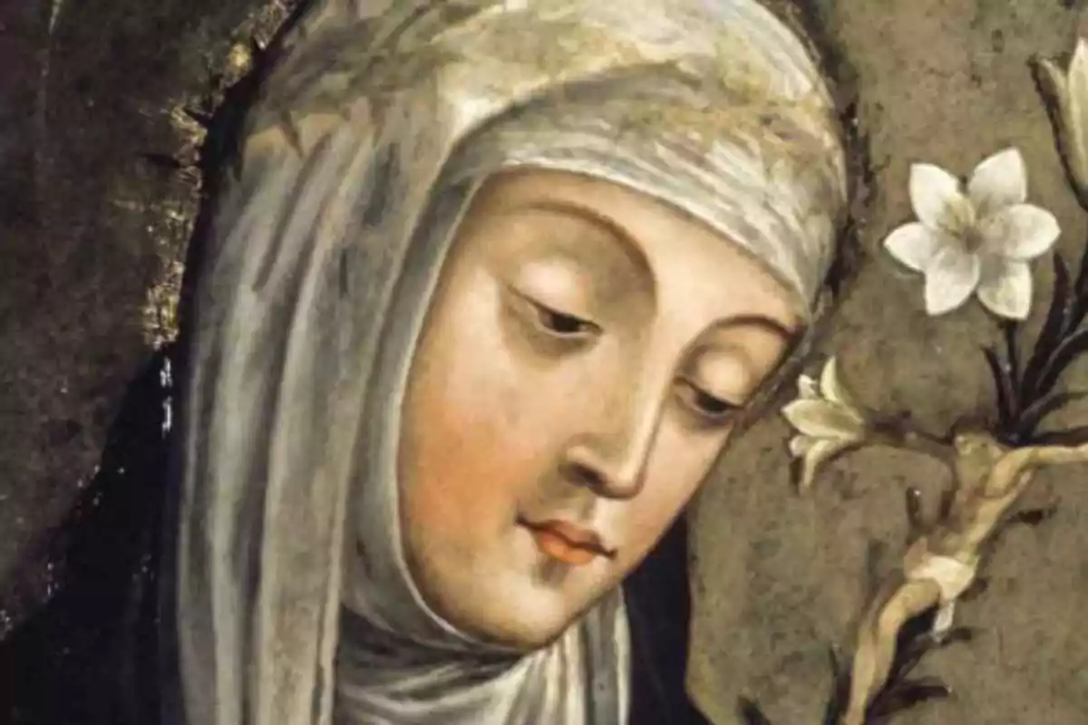 Pintura religiosa de una mujer con velo blanco y flores blancas a su lado.