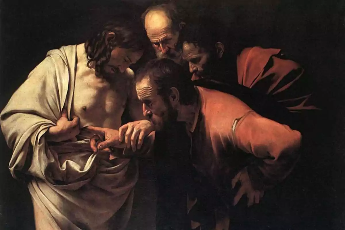 Cuatro hombres observando y tocando la herida en el costado de otro hombre en una pintura con fondo oscuro.