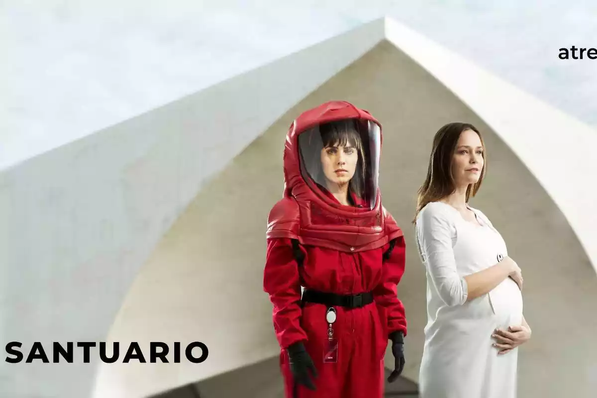 Fotografía de Aura Garrido y Lucía Guerrero en el rodaje de Santuario, serie de atresplayer