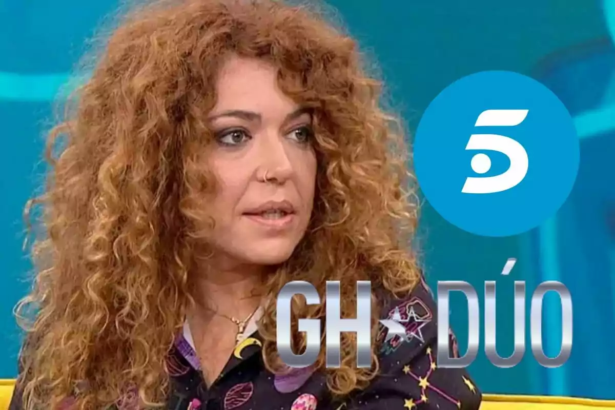 Sofía Cristo con cabello rizado en un programa de televisión con el logo de GH Dúo y Telecinco.