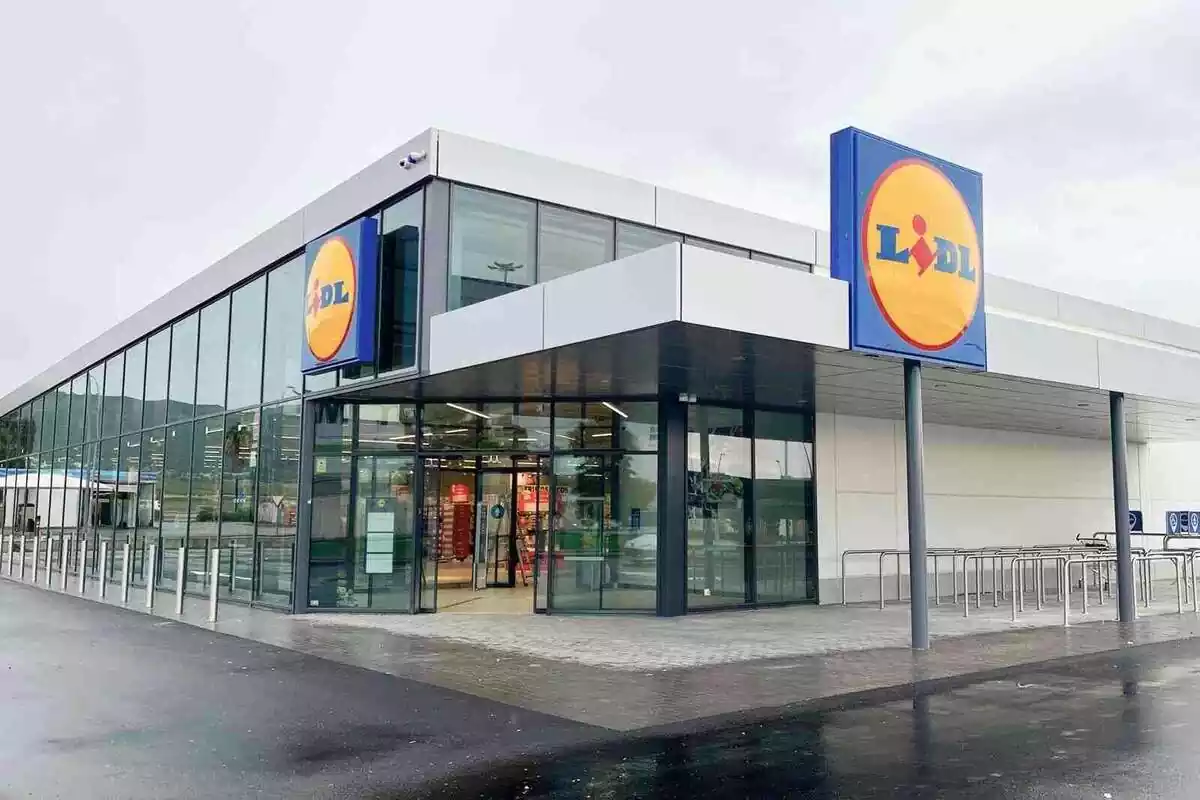 Edificio de un supermercado de Lidl