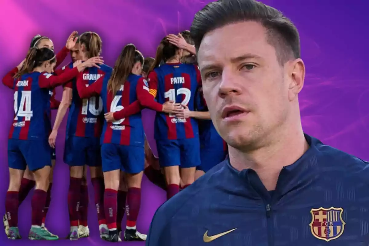 Un grupo de jugadoras de fútbol del FC Barcelona celebrando en el campo con un hombre en primer plano, todo sobre un fondo púrpura.