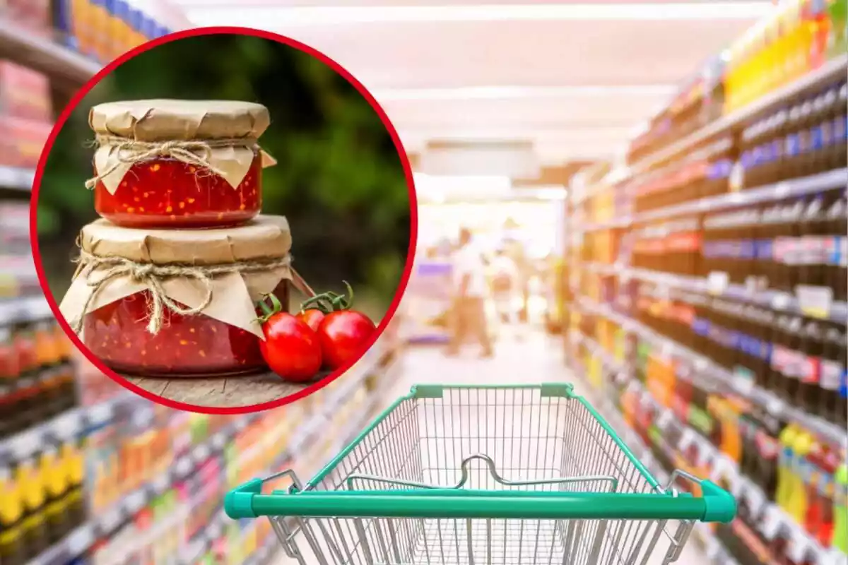 Carrito del supermercado con una imagen destacada a la izquierda de tomate frito