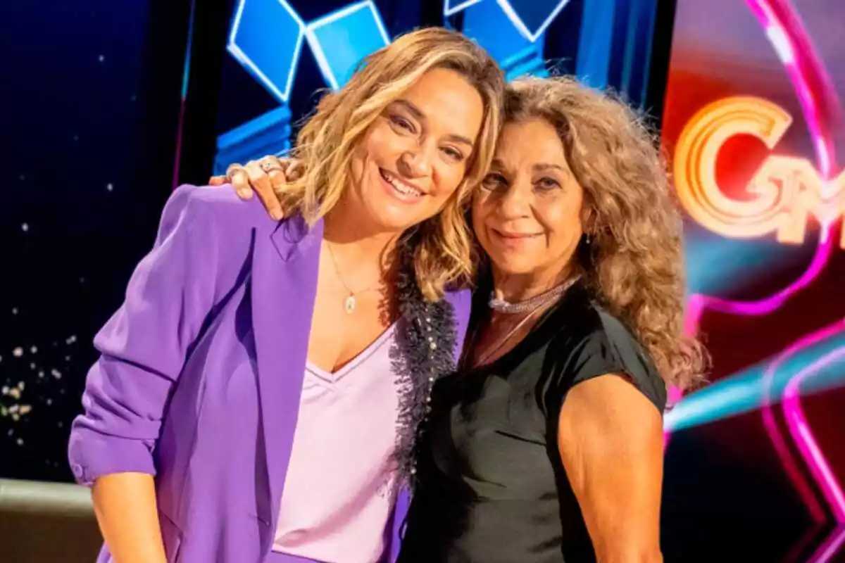 Toñi Moreno y Lolita en el estreno de Gente Maravillosa en Canal Sur Toñi Moreno y Lolita en el estreno de Gente Maravillosa en Canal Sur