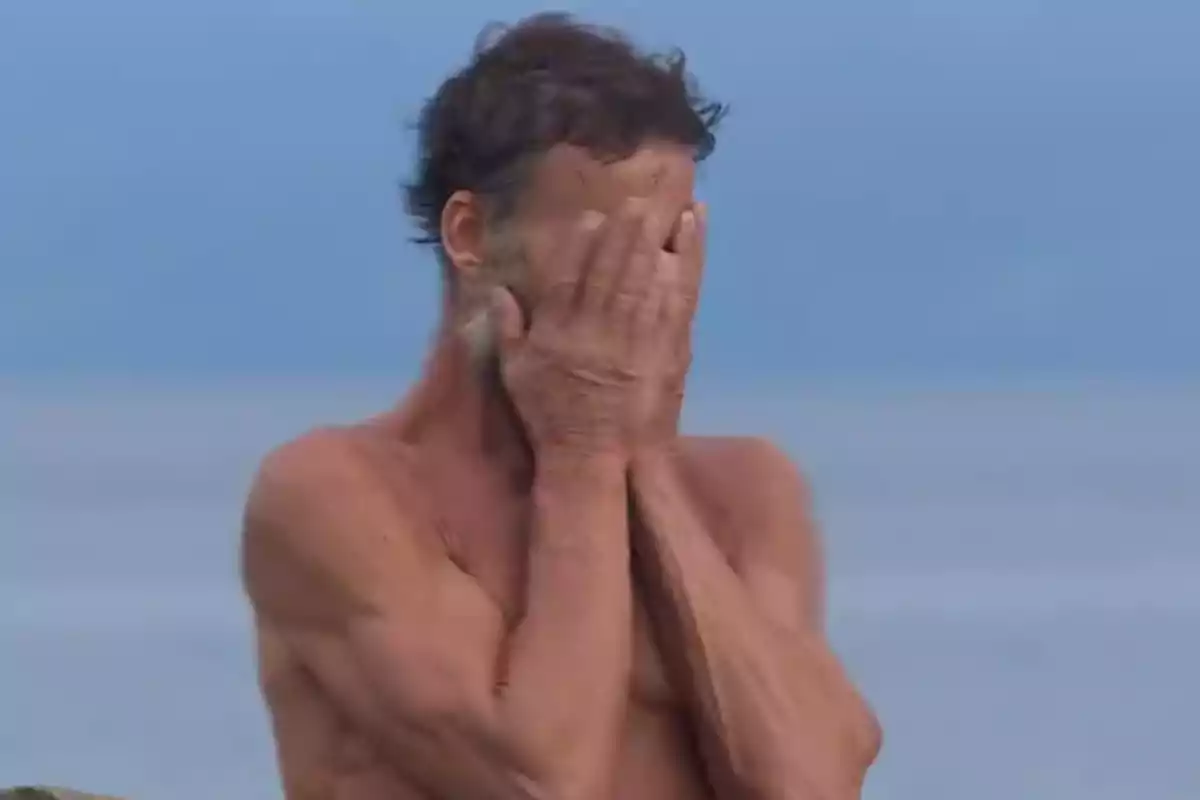 Álvaro Muñoz Escassi salvado en 'Supervivientes' Álvaro Muñoz Escassi salvado en 'Supervivientes'