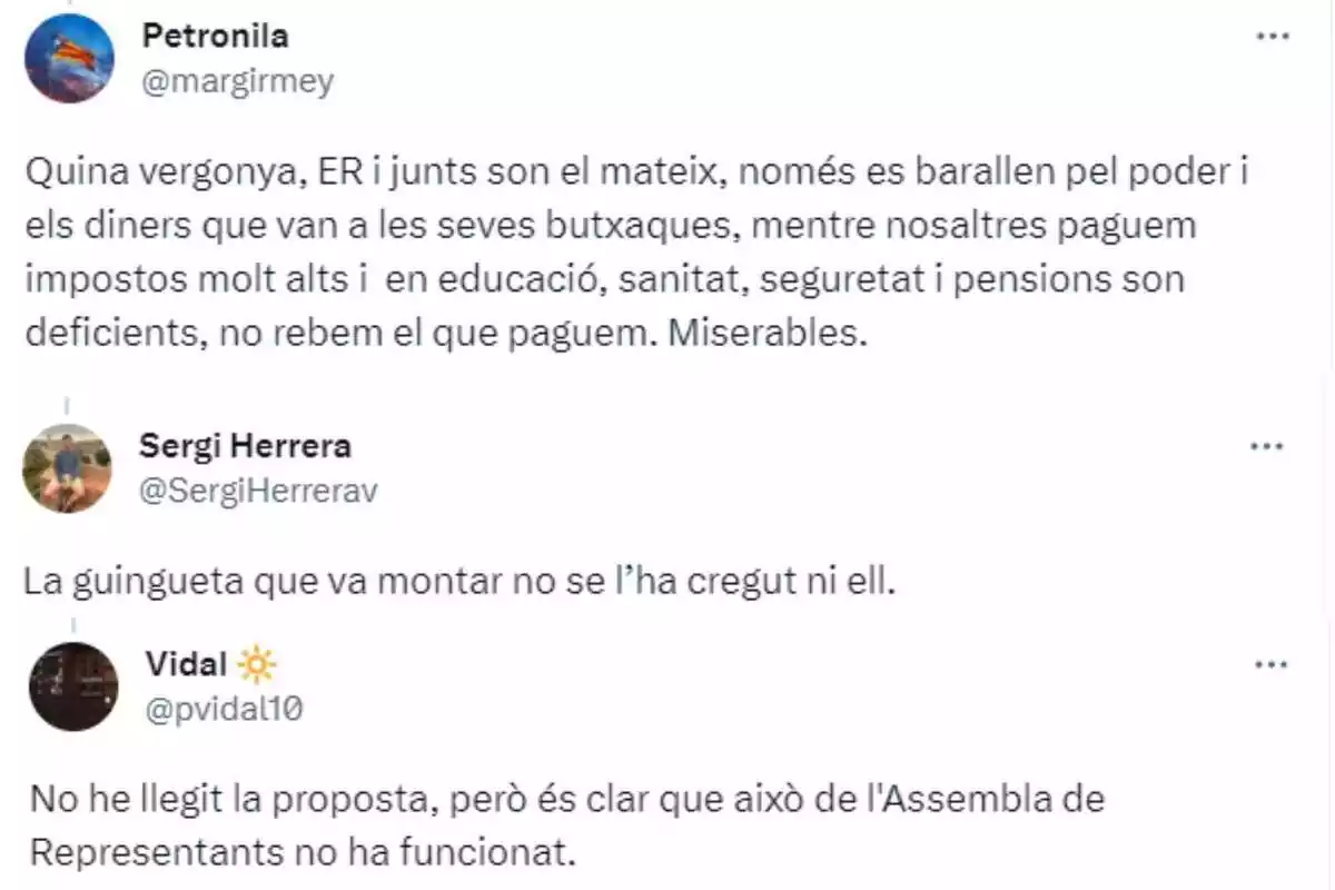 Capturas de Twitter de mensajes criticando el Consell de la República de Carles Puigdemont Capturas de Twitter de mensajes criticando el Consell de la República de Carles Puigdemont