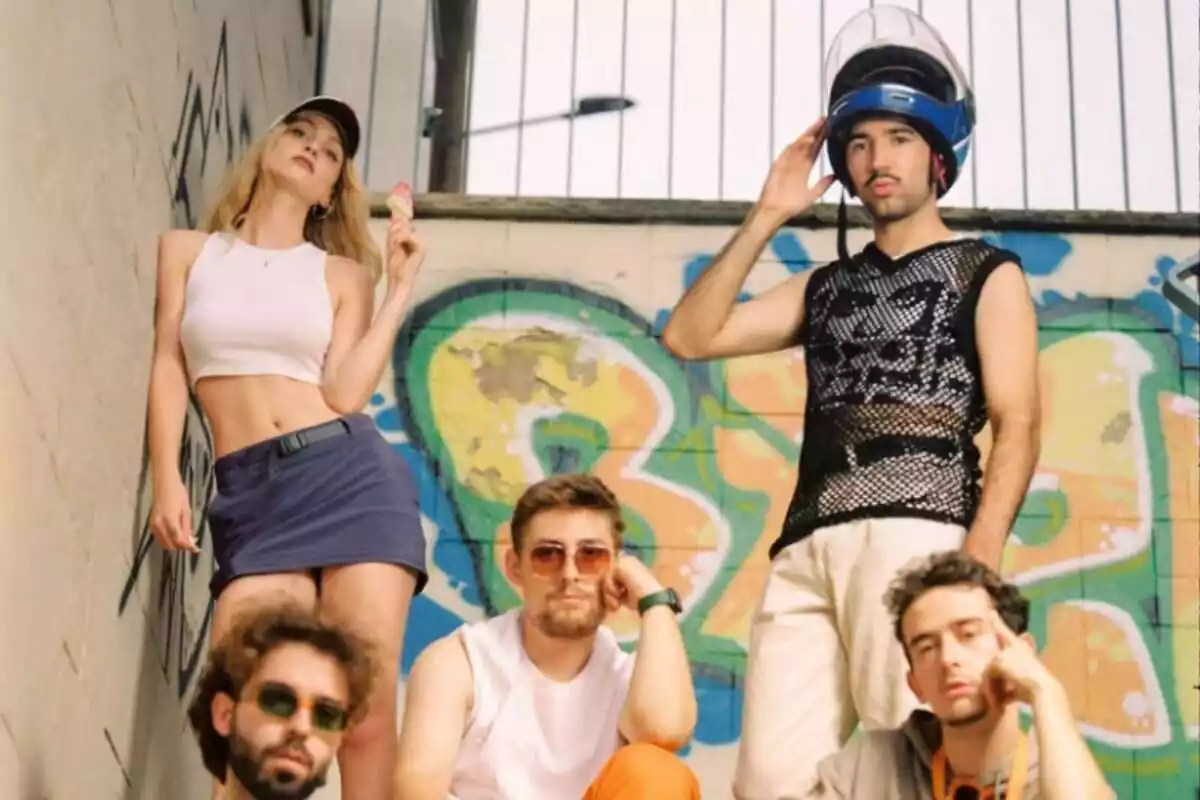 Julieta, Figa Flawas y The Tyets en el videoclip de la canción 'Xuculatina'