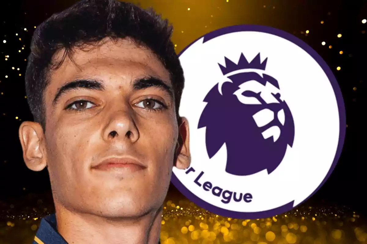 Un joven con cabello corto y oscuro frente al logo de la Premier League.