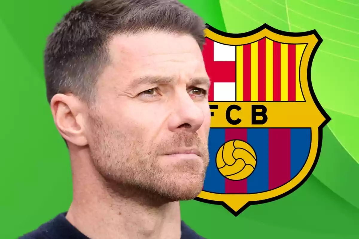 Un hombre de perfil con una expresión seria y el escudo del FC Barcelona de fondo sobre un fondo verde.