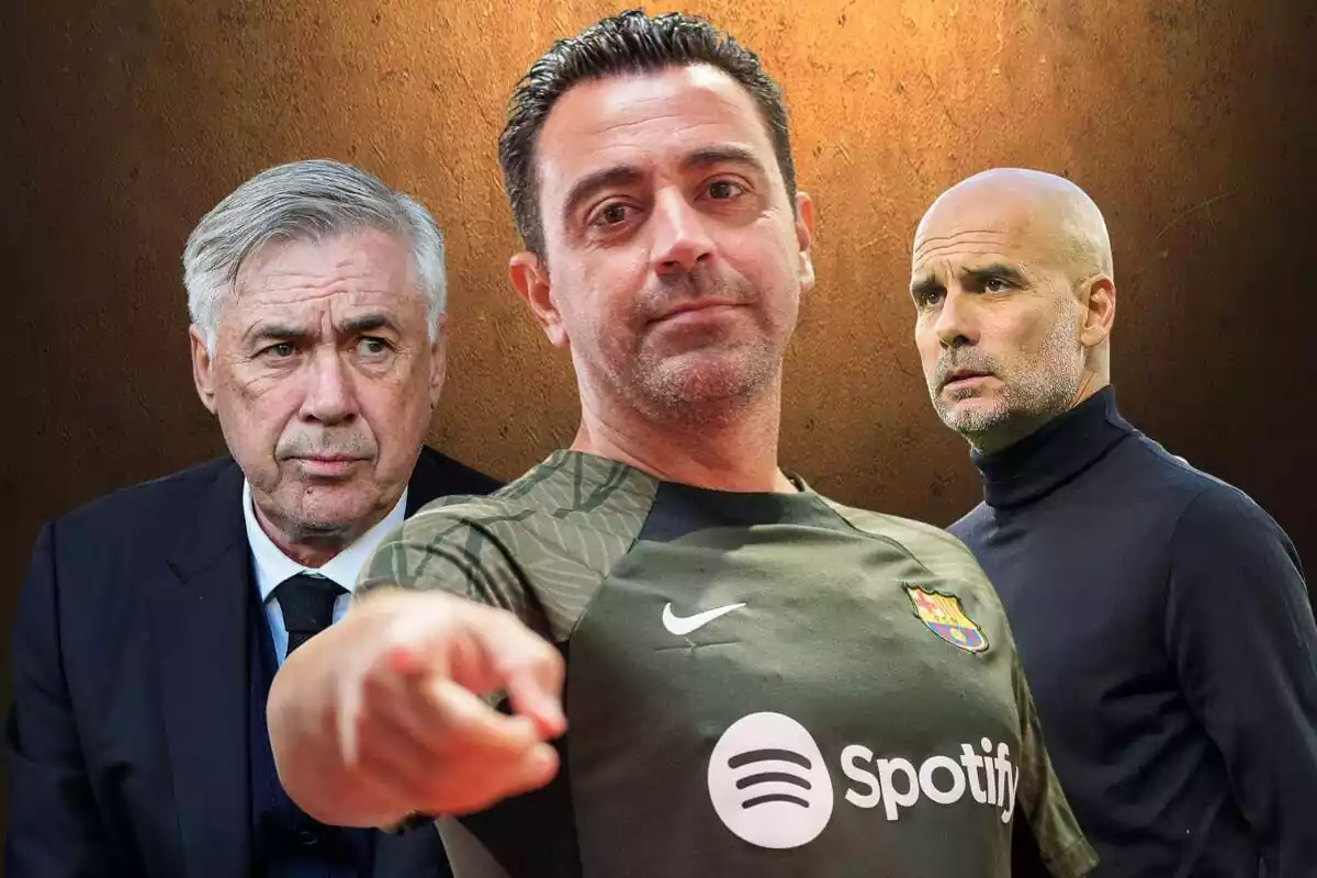 Xavi Hernández, Carlo Ancelotti y Pep Guardiola sobre un fondo iluminado