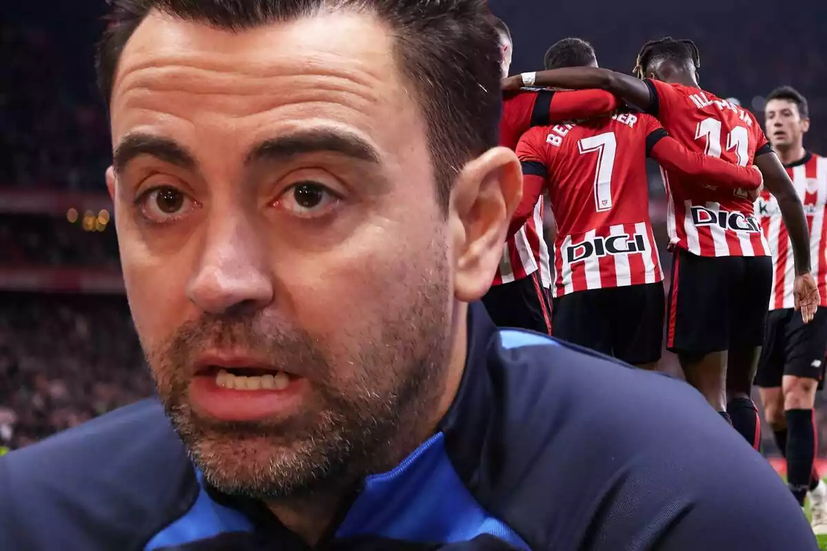 Xavi Hernández con cara de sorpresa junto a los jugadores del Athletic Club abrazándose