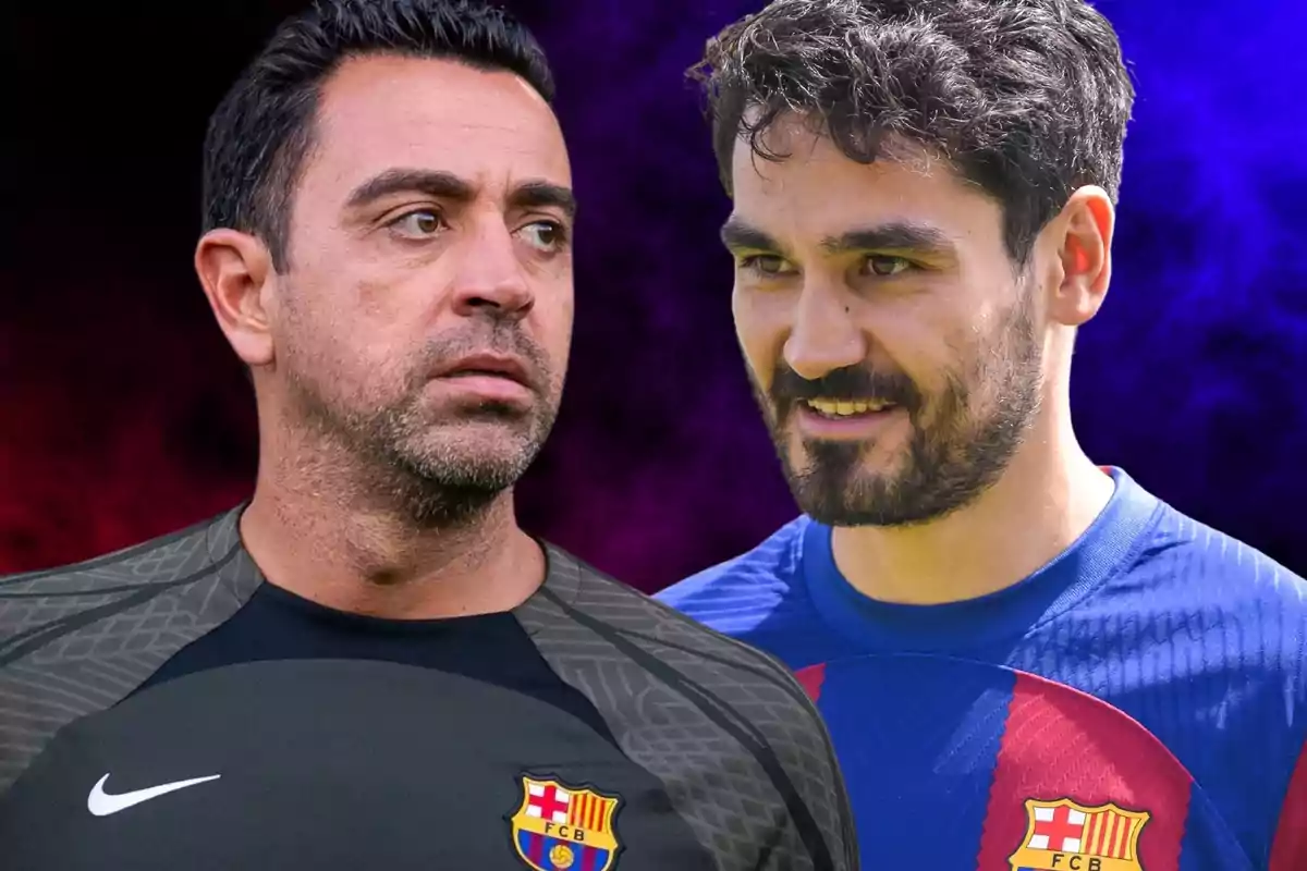 Dos hombres con camisetas del FC Barcelona, uno con uniforme de entrenador y el otro con uniforme de jugador, con un fondo de colores rojo y azul.