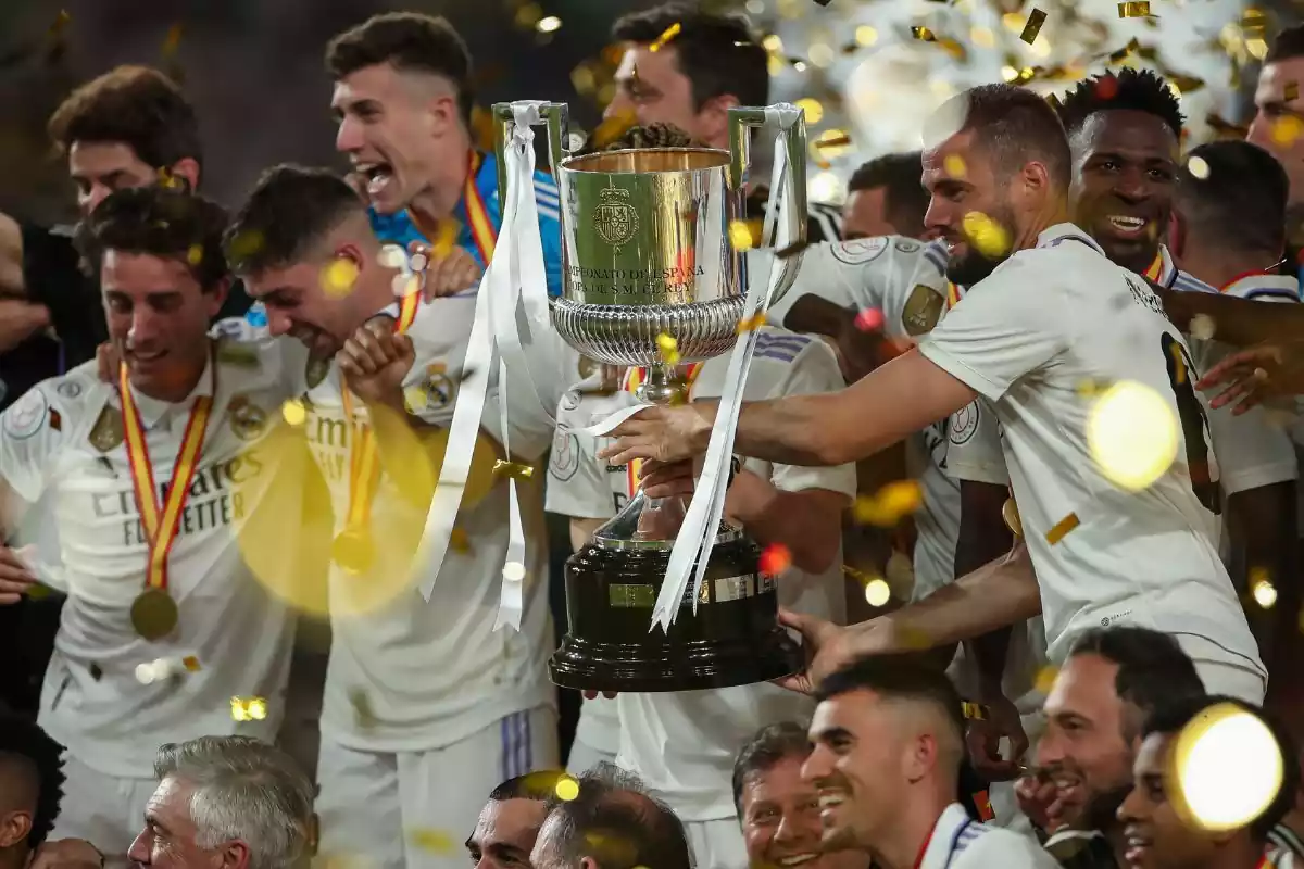 Los jugadores del Real Madrid celebrando la Copa del Rey