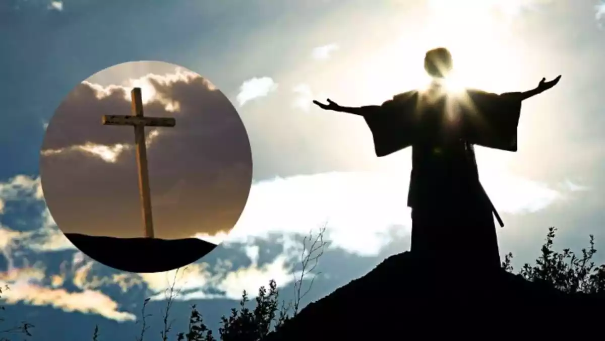 Imagen de una persona en una cima iluminada por el sol con otra imagen de una cruz encima de una montaña